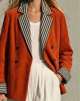 Dámská oranžová color-block bunda – retro a originální