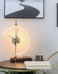 Multifunktionale Nachttischlampe mit Uhr