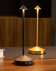 Dobíjecí stmívatelná dotyková stolní lampa