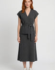 Conjunto de mujer con chaleco y falda midi – Elegante y semiform al