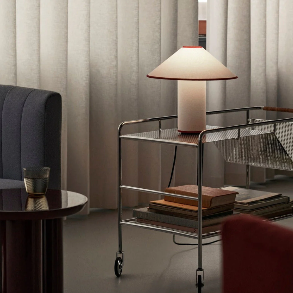 Minimalistisk japansk bordslampa