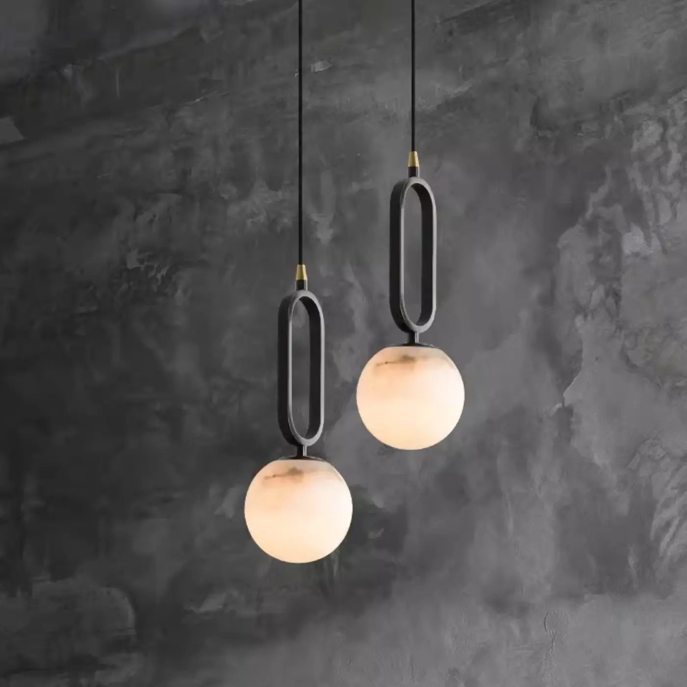 Rzeźbiarska Lampa Sufitowa w Stylu Dawnego