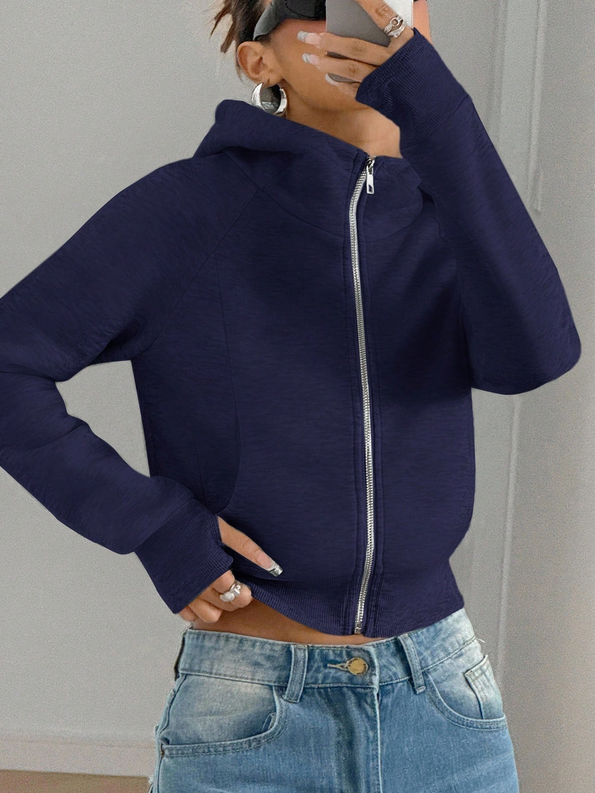 Sudadera corta con capucha para mujer – Casual y cómoda