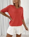 Suéter ligero de cuello en V y manga a media longitud para mujer - casual y refinado.