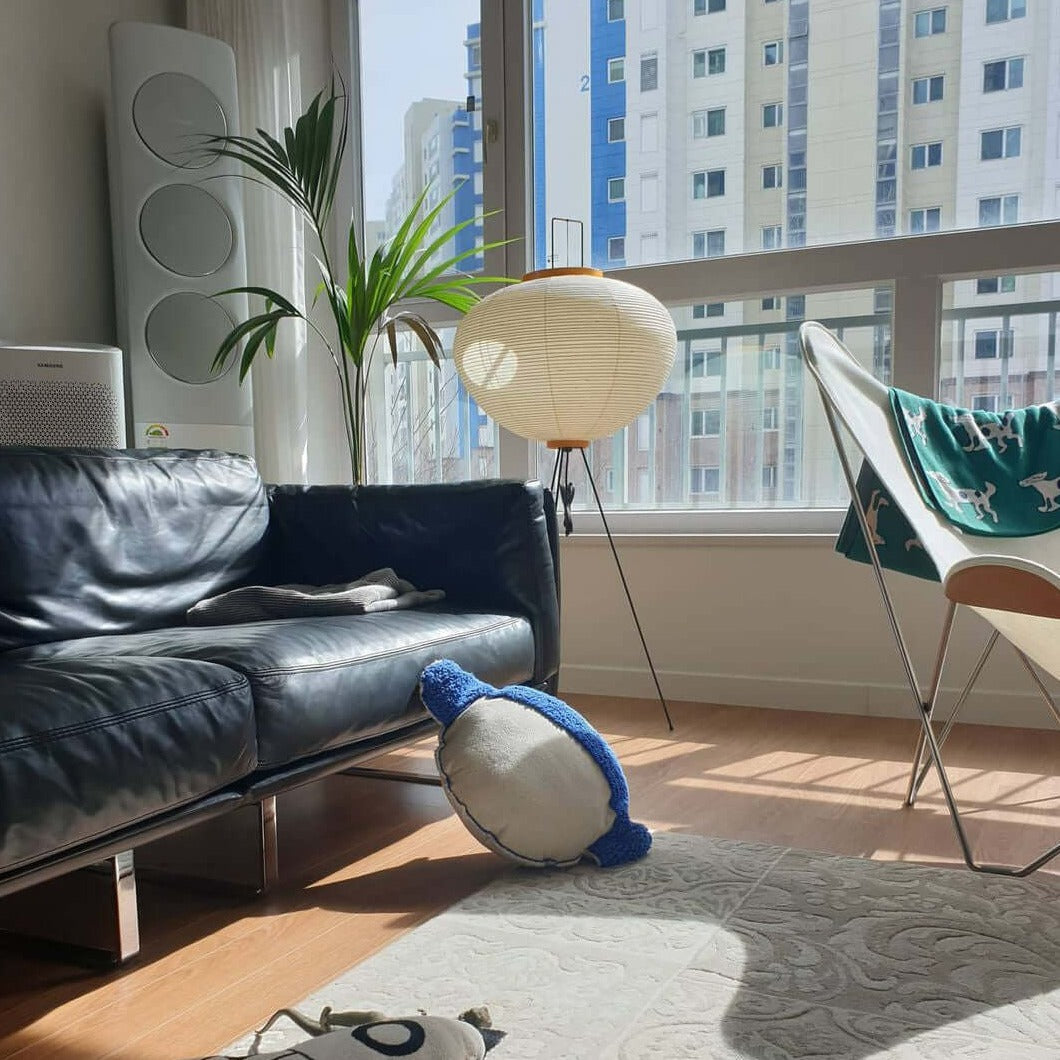 Minimalistyczna lampa stojąca inspirowana zenem