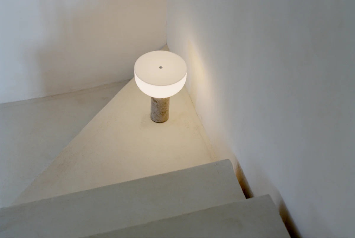 Lámpara De Mesa Escultural Portátil