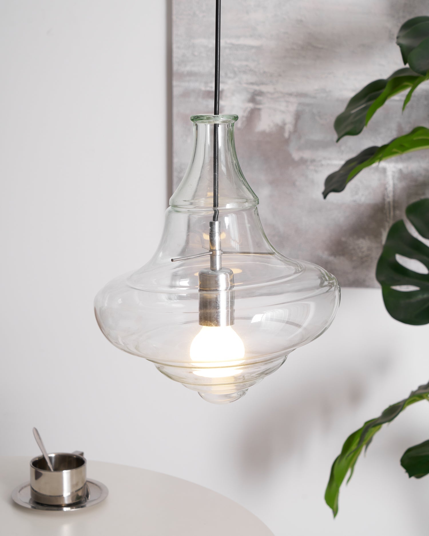 Lampa sufitowa o współczesnym wzornictwie art déco