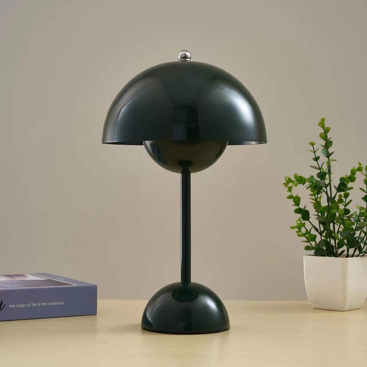 Wiederaufladbare Tischlampe im Altmodischen Stil