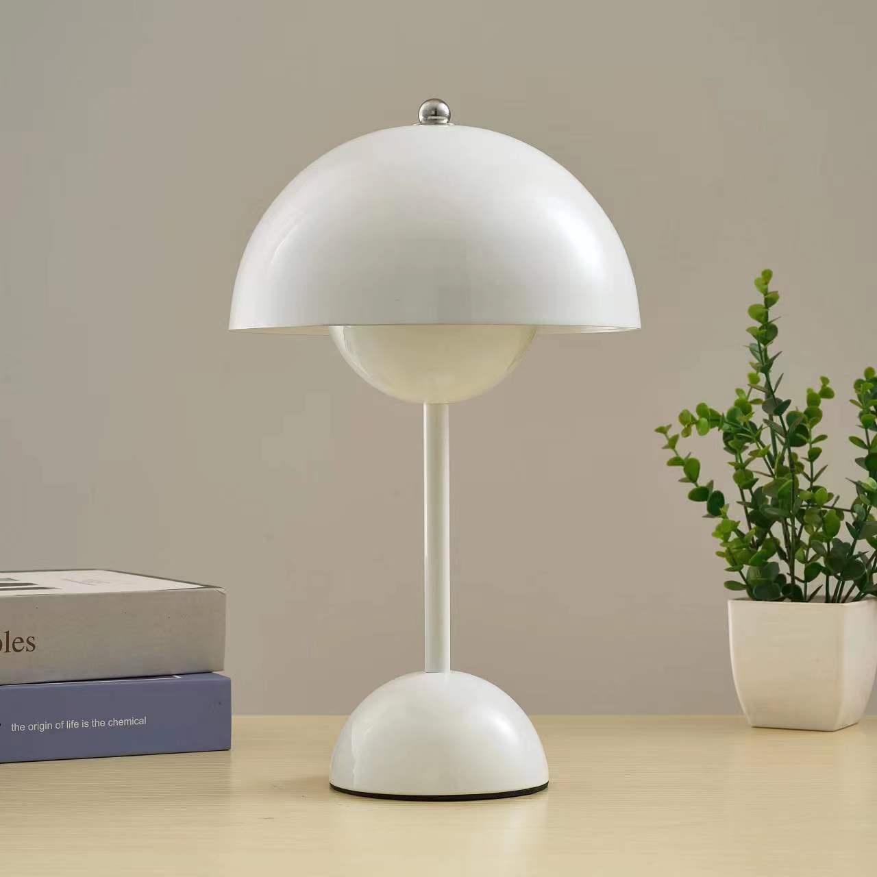 Wiederaufladbare Tischlampe im Altmodischen Stil