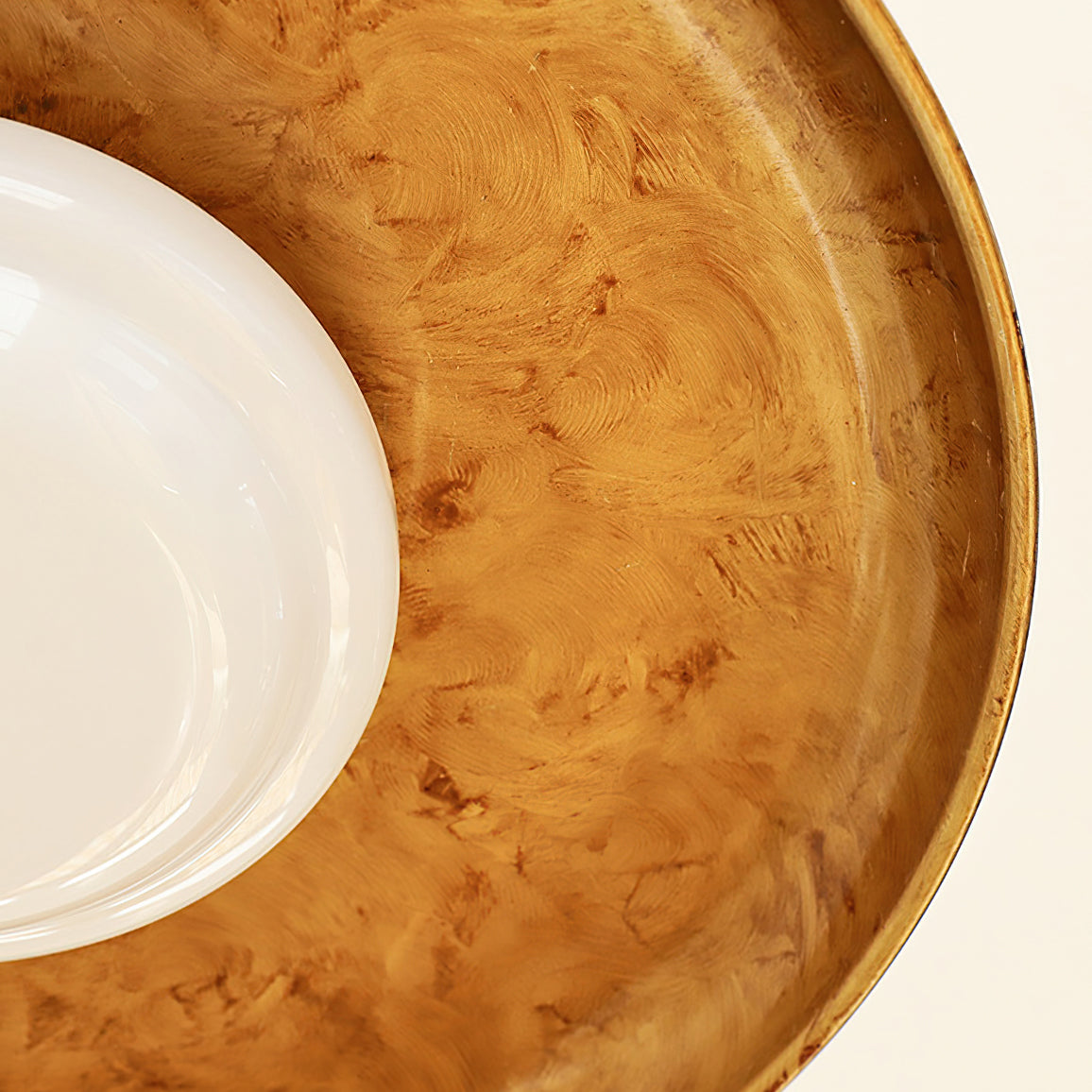 Nowoczesna lampa sufitowa w kształcie dysku