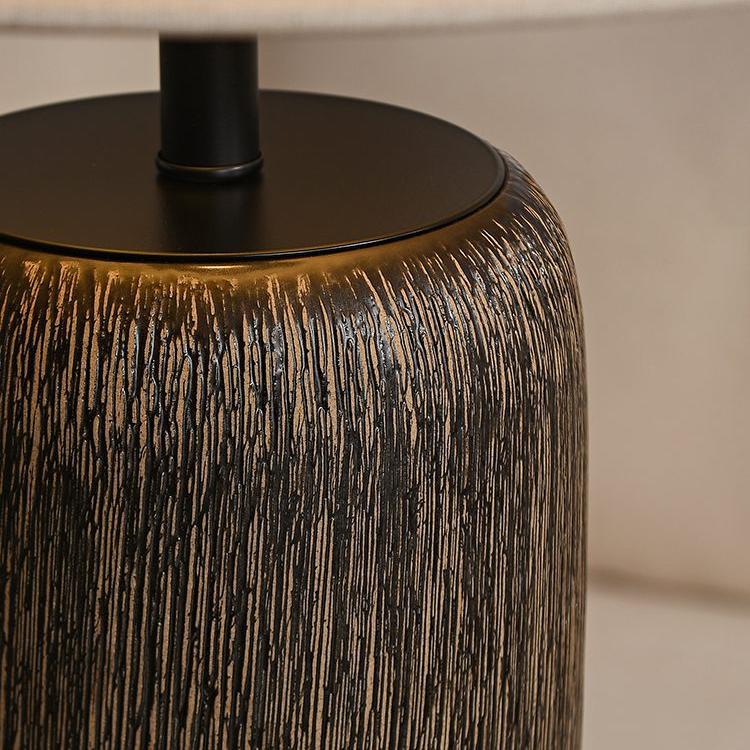 Lampa stojąca w stylu starożytnym