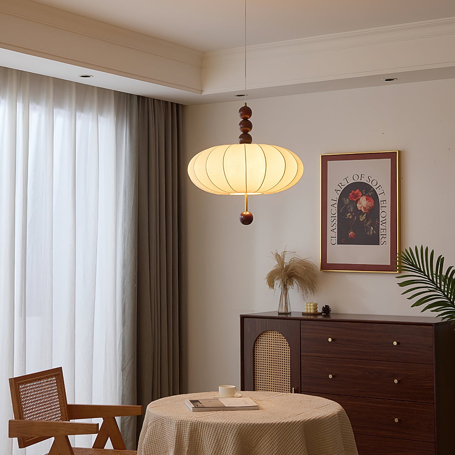 Lampa sufitowa w stylu japandi z połowy wieku