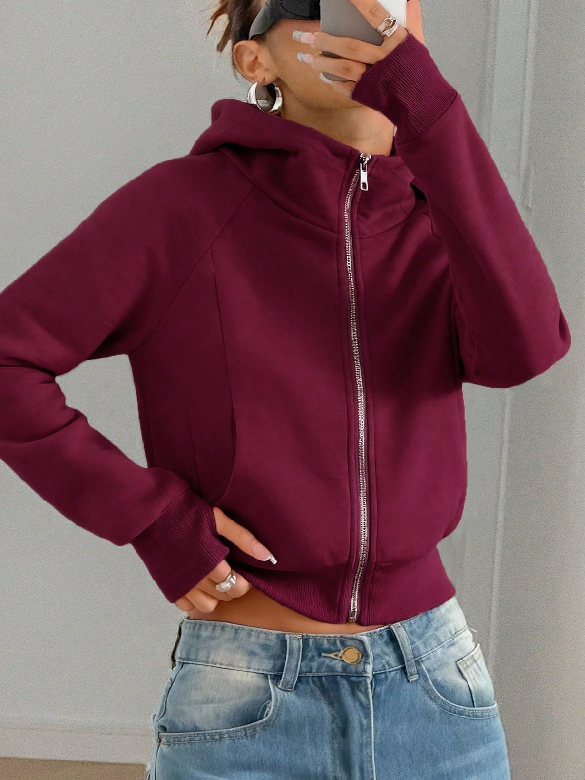 Sudadera corta con capucha para mujer – Casual y cómoda