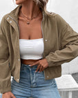Dámská hnědá manšestrová bunda: ležérní a trendy styl pro každý den